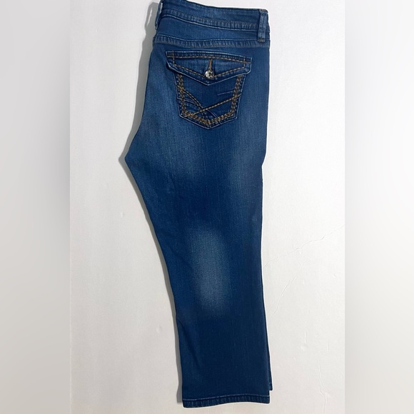 A.N.A. Blue Jean Women’s Capri Pants Size 12 - Picture 10 of 10